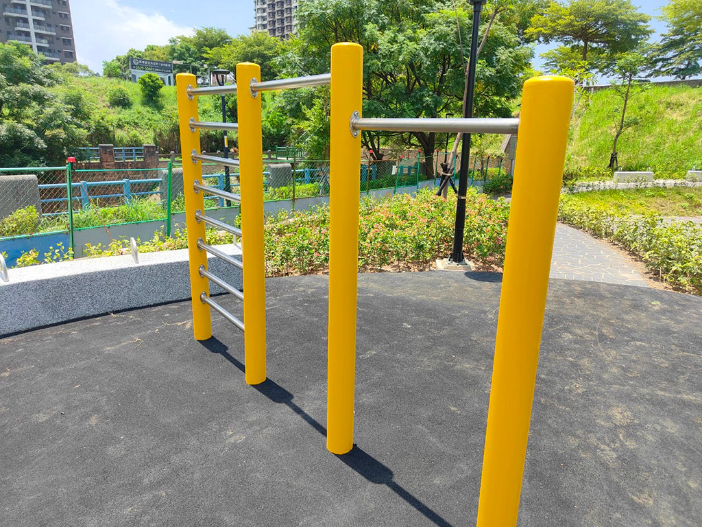 溪畔公園照片